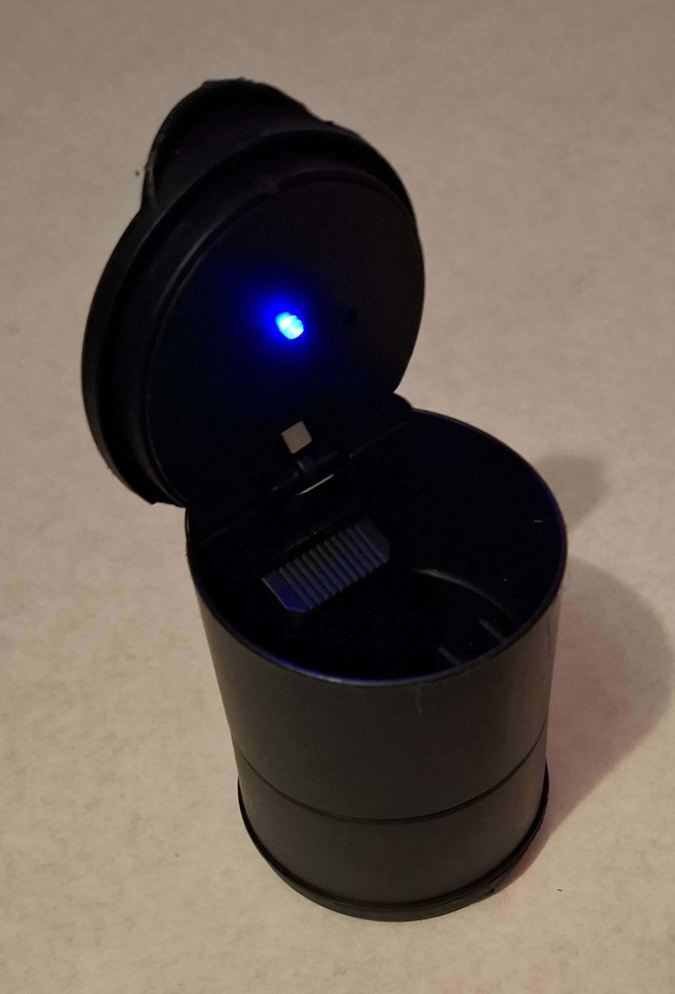 Scrumiera auto cu led